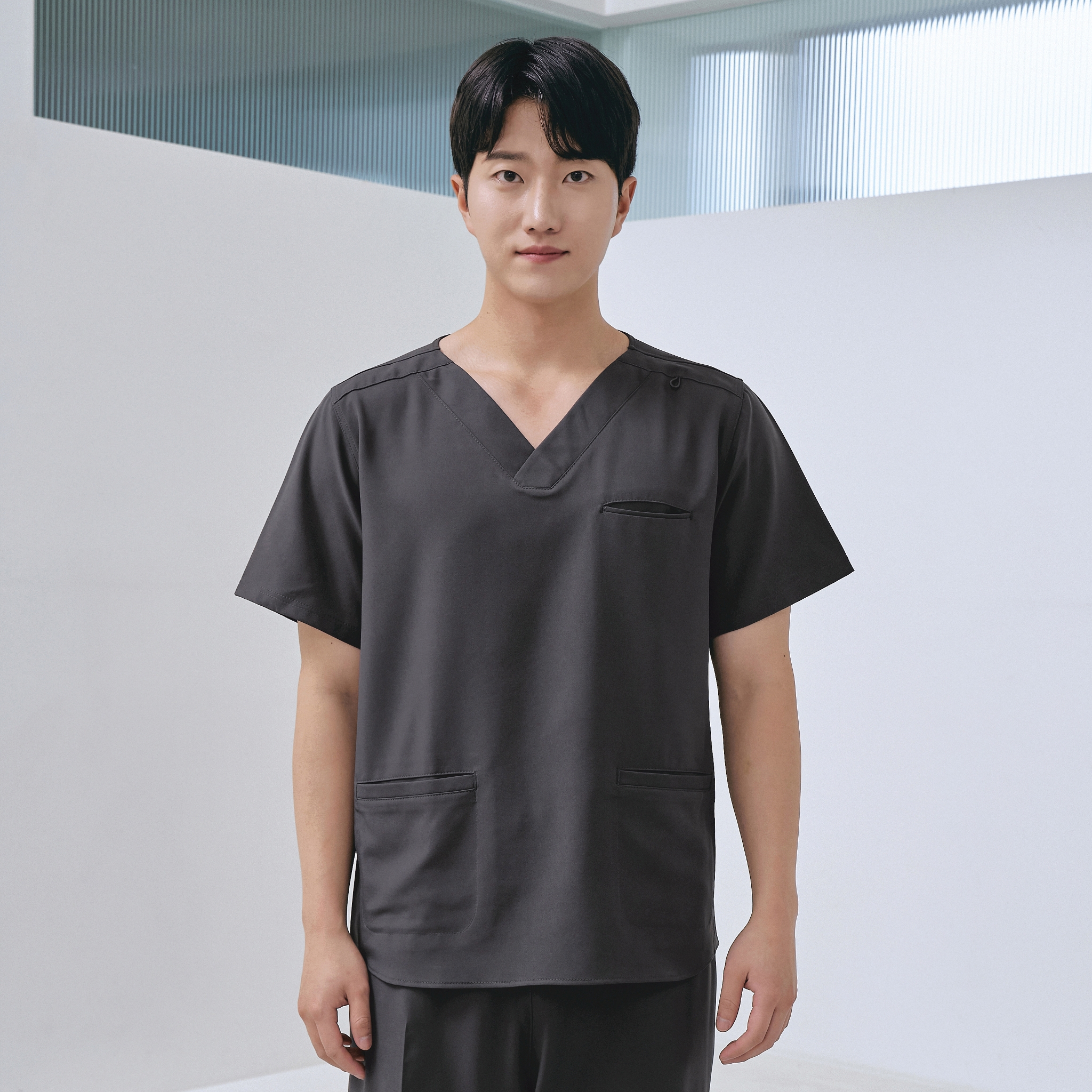 남성용 그레이 V넥 히든포켓 향균 스크럽 티셔츠