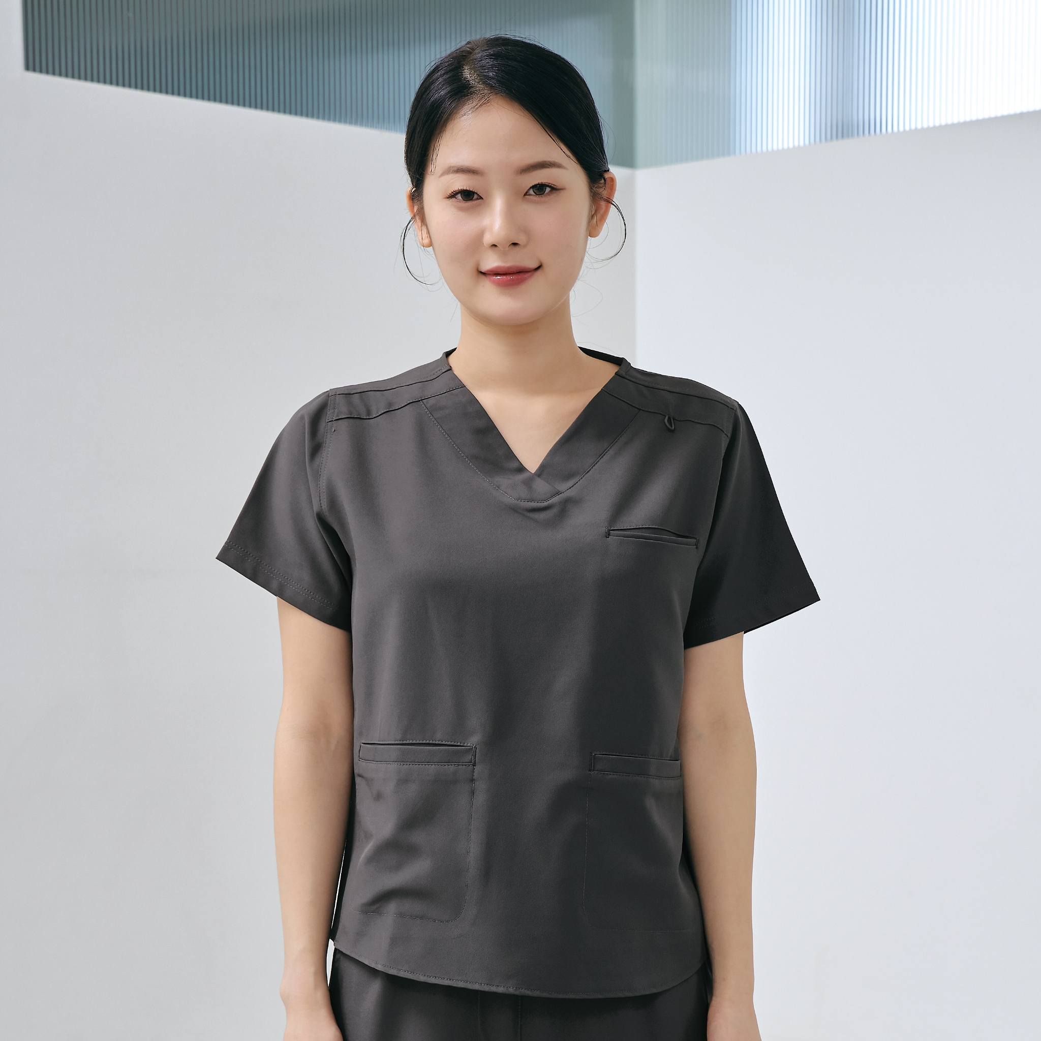 여성용 그레이 V넥 히든포켓 향균 스크럽 티셔츠