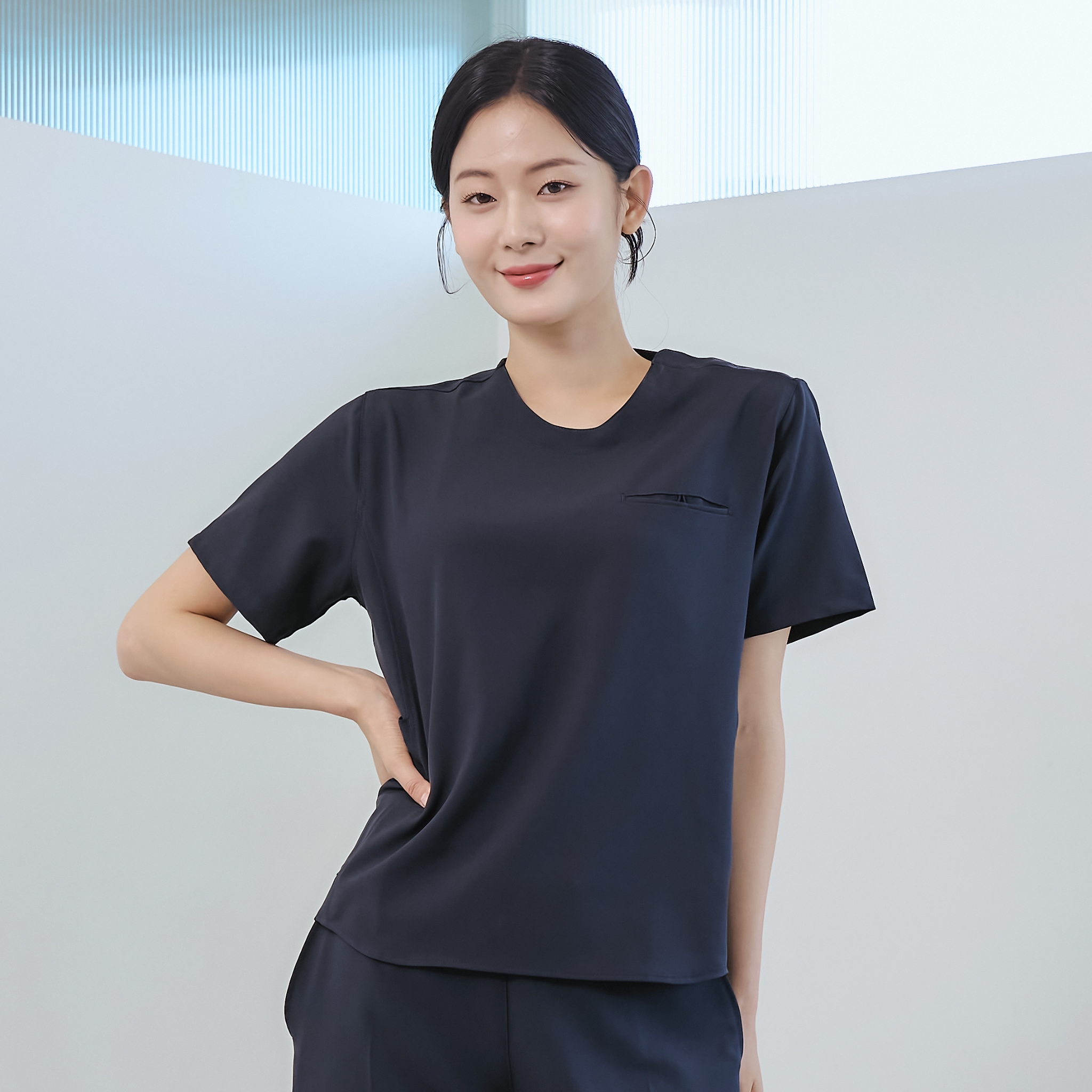 여성용 네이비 크루넥사이드포켓 향균 스크럽 티셔츠