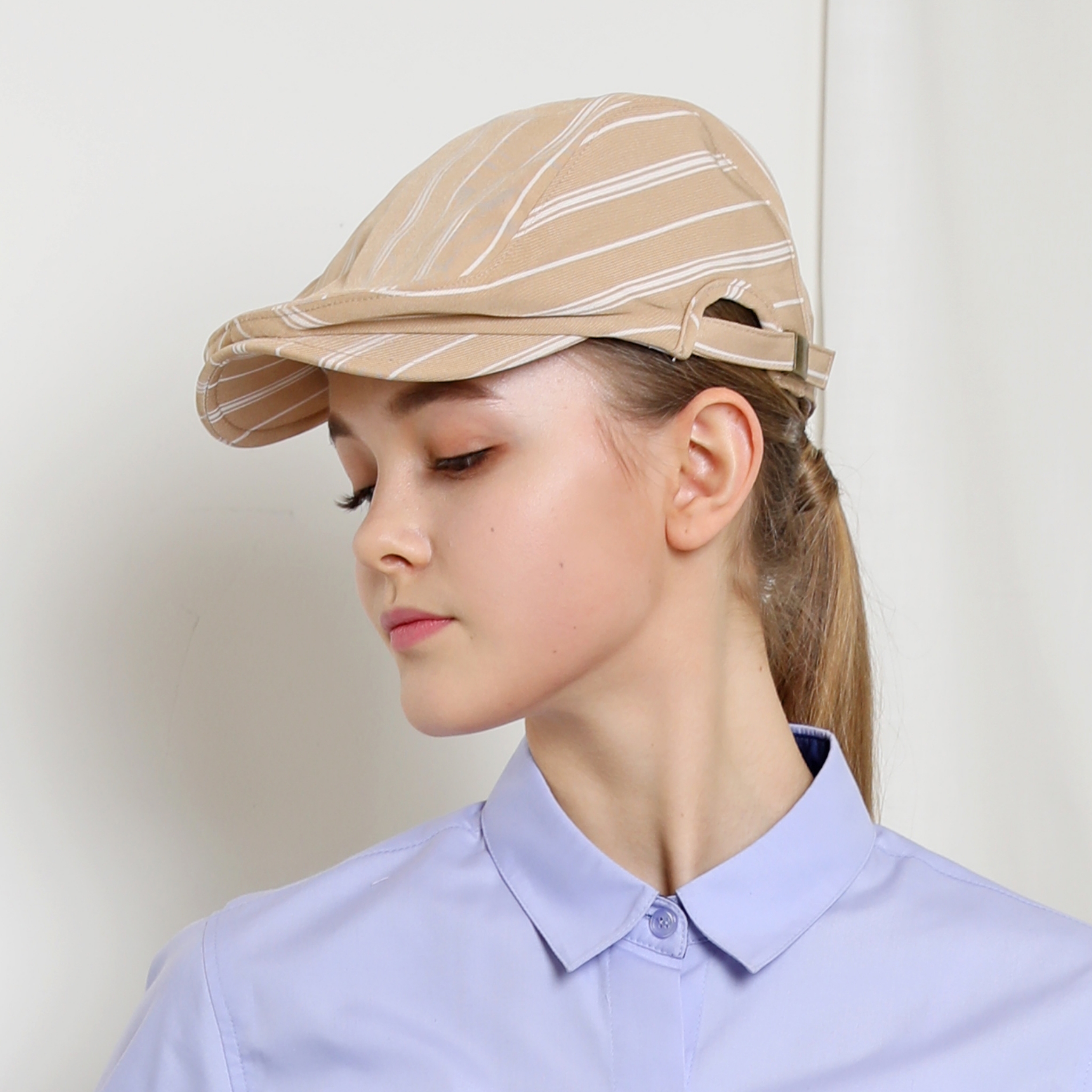 베이지 라인 버클 헌팅캡