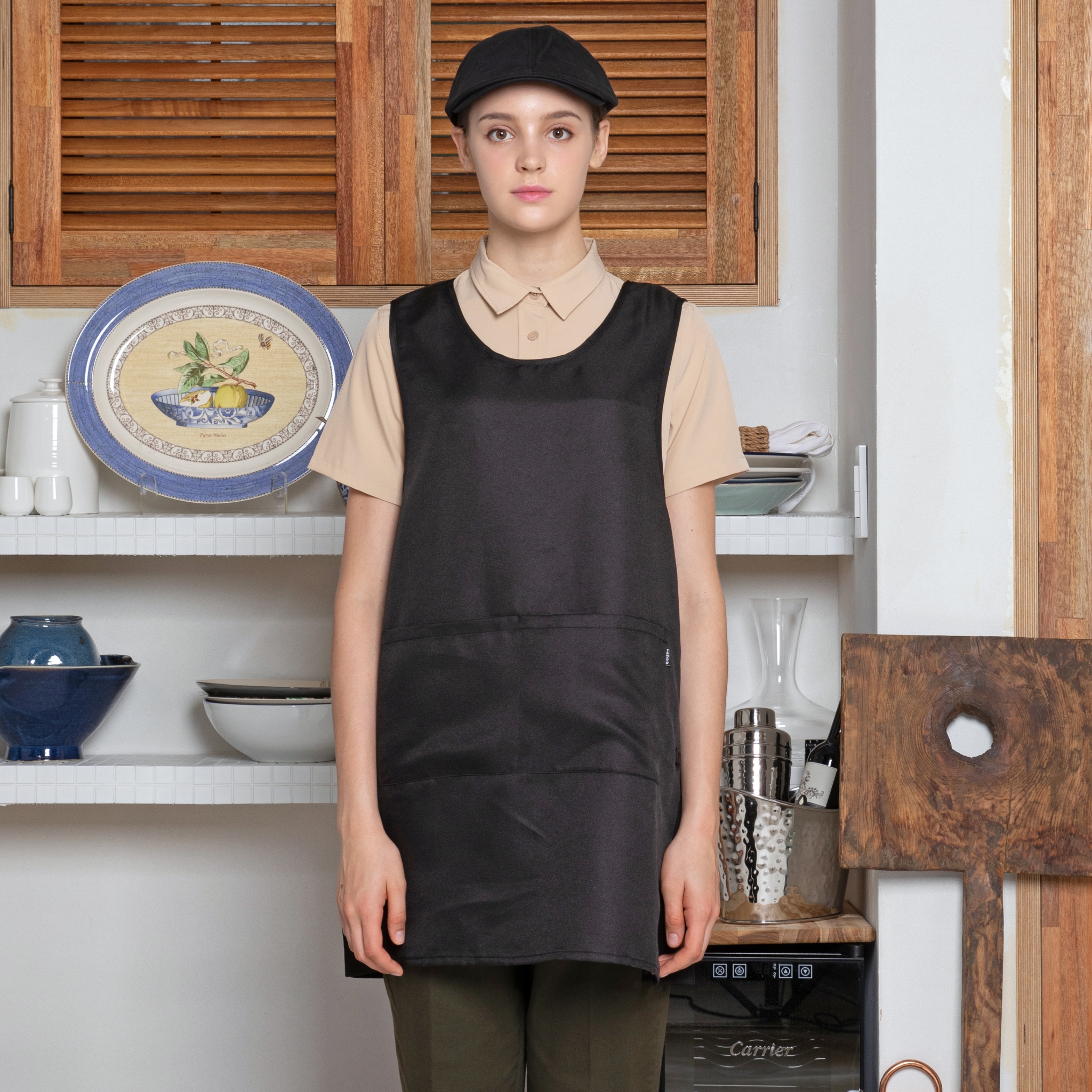 올 블랙 원피스 앞치마